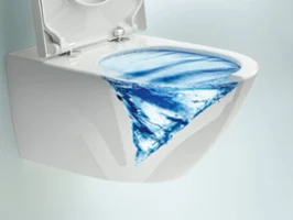 Weißes Wand-WC mit einem illustrierten Wasserwirbel im Inneren der Schüssel, abgebildet auf hellblauem Hintergrund