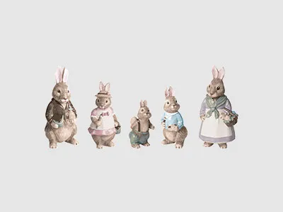 Fünf anthropomorphe Kaninchen in Vintage-Kleidung stehen in einer Reihe vor einem schlichten hellen Hintergrund.