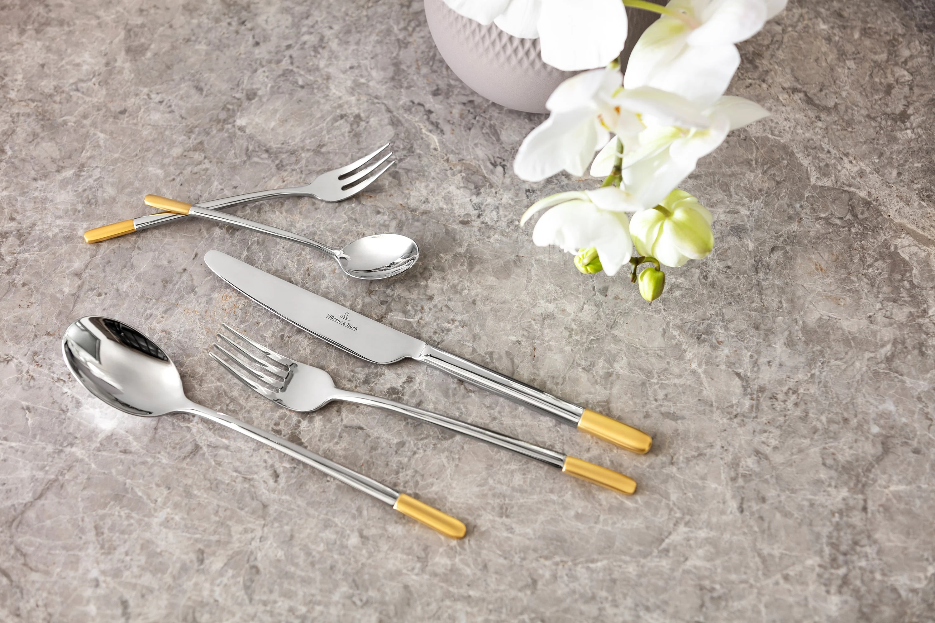 Cutlery with a handle decorated with fine gold - Ella partially gold-plated from Villeroy & Boch.