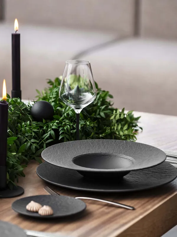 Modern Christmas table inspiration