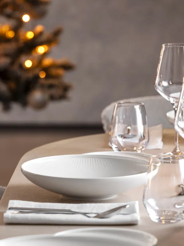 Elegant Christmas table setting