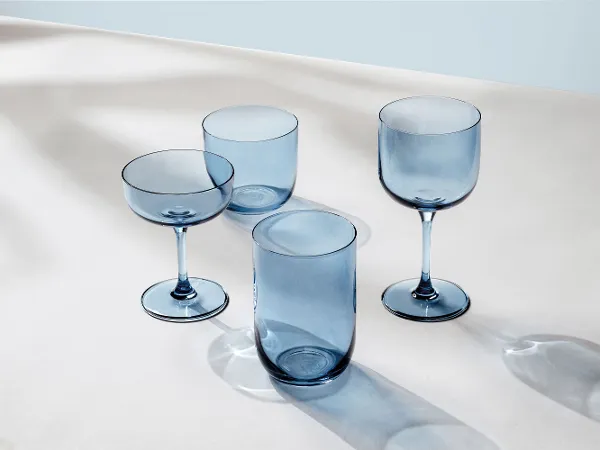 Various glasses from like. in blue on a table Various glasses in blue from like. by Villeroy & Boch on a table.
