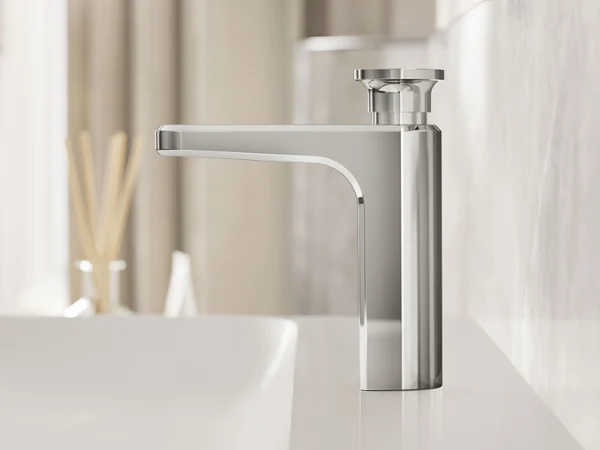 French: Vue latérale élégante du mitigeur de lavabo chromé Villeroy & Boch Vea, mettant en valeur l'artisanat allemand précis et le design minimaliste.