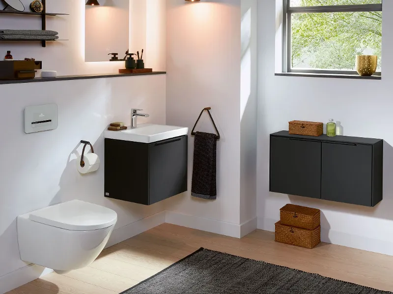 Subway Vulcano Black vanity unit and wall cabinet in a modern bathroom by Villeroy & Boch.