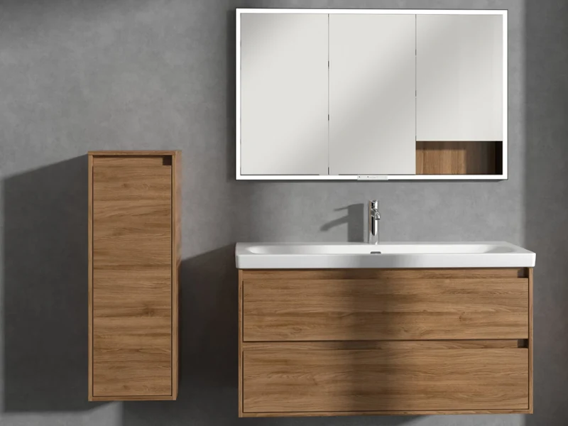 Skyla Kansas Oak wastafelmeubel met zijkast, witte wastafel en spiegel Villeroy & Boch Skyla wastafelmeubel en zijkast in Kansas Oak met witte keramische wastafel, chromen kraan en spiegel – warme houttinten ontmoeten modern design.
