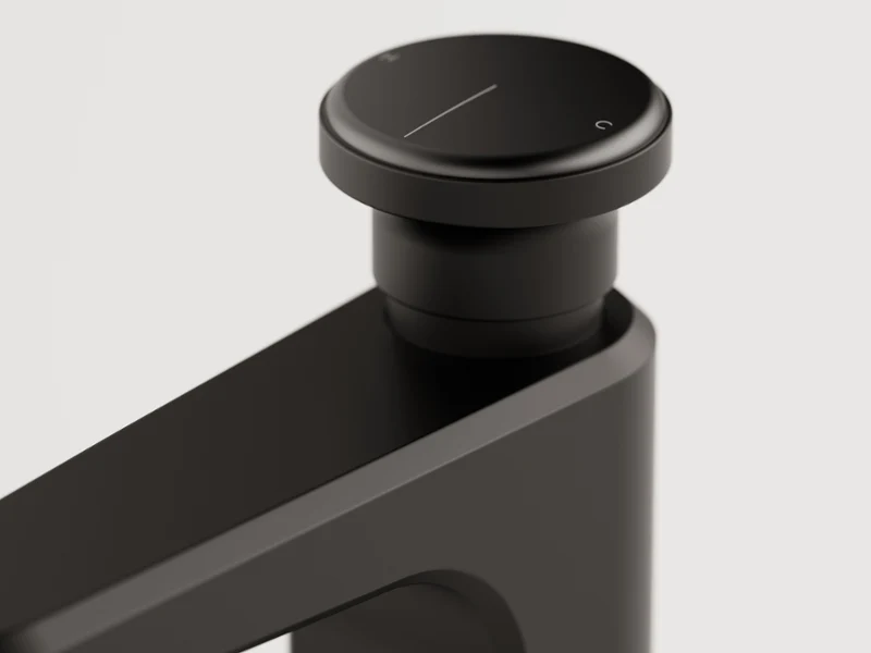 Nærbilde av Vea servantkran i matt sort. Villeroy & Boch Vea servantkran i matt sort, et flakon-inspirert design for raffinert eleganse.