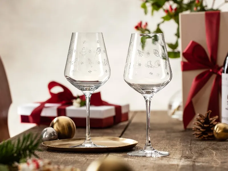 Glasses as traditional Christmas gifts