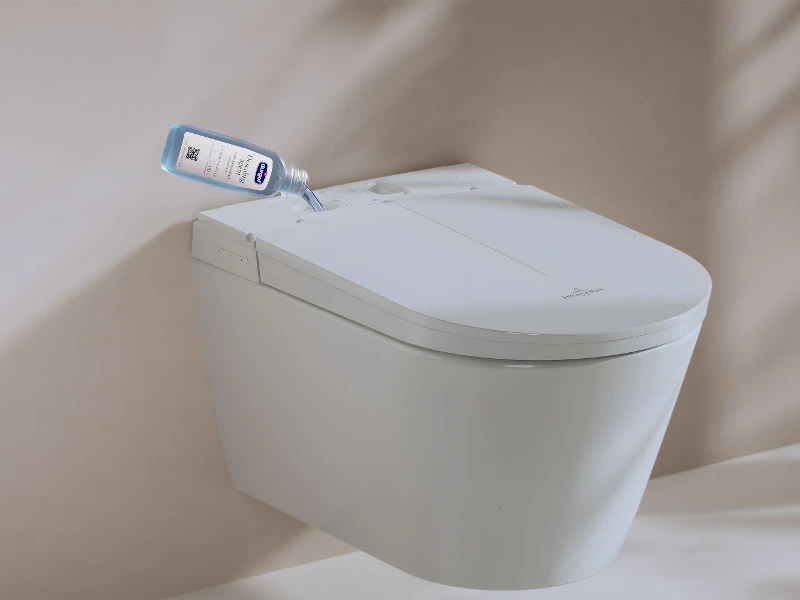 Hvit Tivo dusjtoalett med avkalkingsvæske Tivo dusjtoalett med avkalkingsfunksjon sikrer langvarig hygiene og enkel vedlikehold.